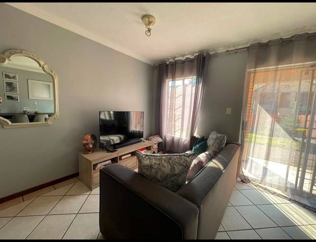2 BEDROOM PROPERTY TO RENT IN EQUESTRIA